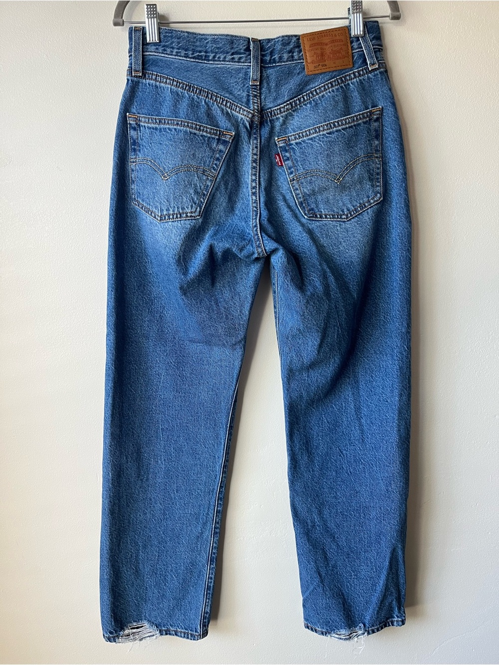 Levi’s 501 90s Classic Mid Rise Srtaight Leg Jeans Denim - Picture 4 of 10